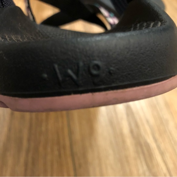 Chaco Classic black purple/pink hiking shoes, women’s size 9 - Picture 7 of 7